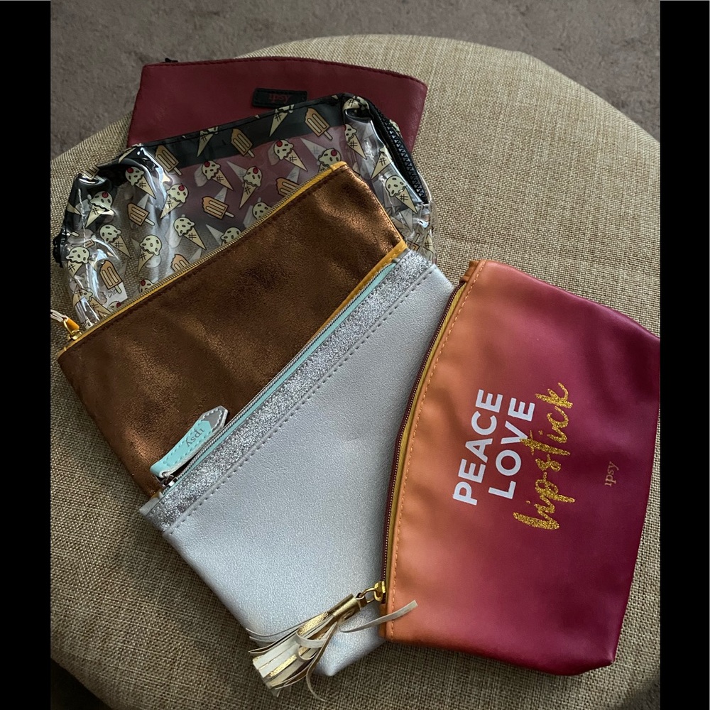 Ipsy  5 piece cosmetic bags- NWOT